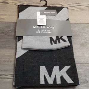 Michael Kors Dk/Lt Grey Knit Hat & Scarf Set